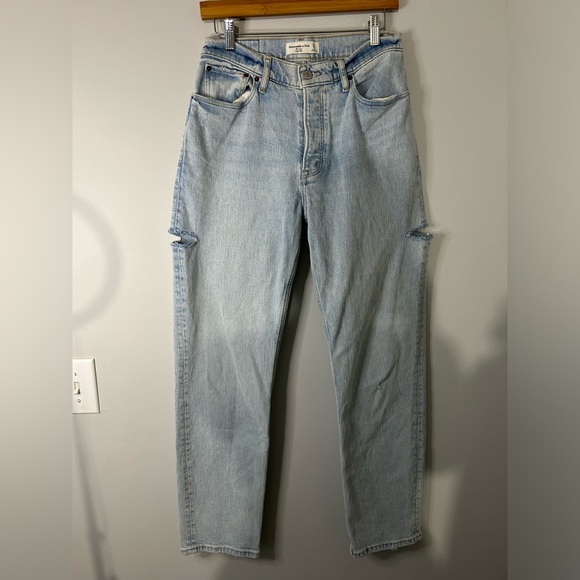 Abercrombie & Fitch Denim - Abercrombie & Fitch Light Wash High Rise Dad Jeans with Side Slits